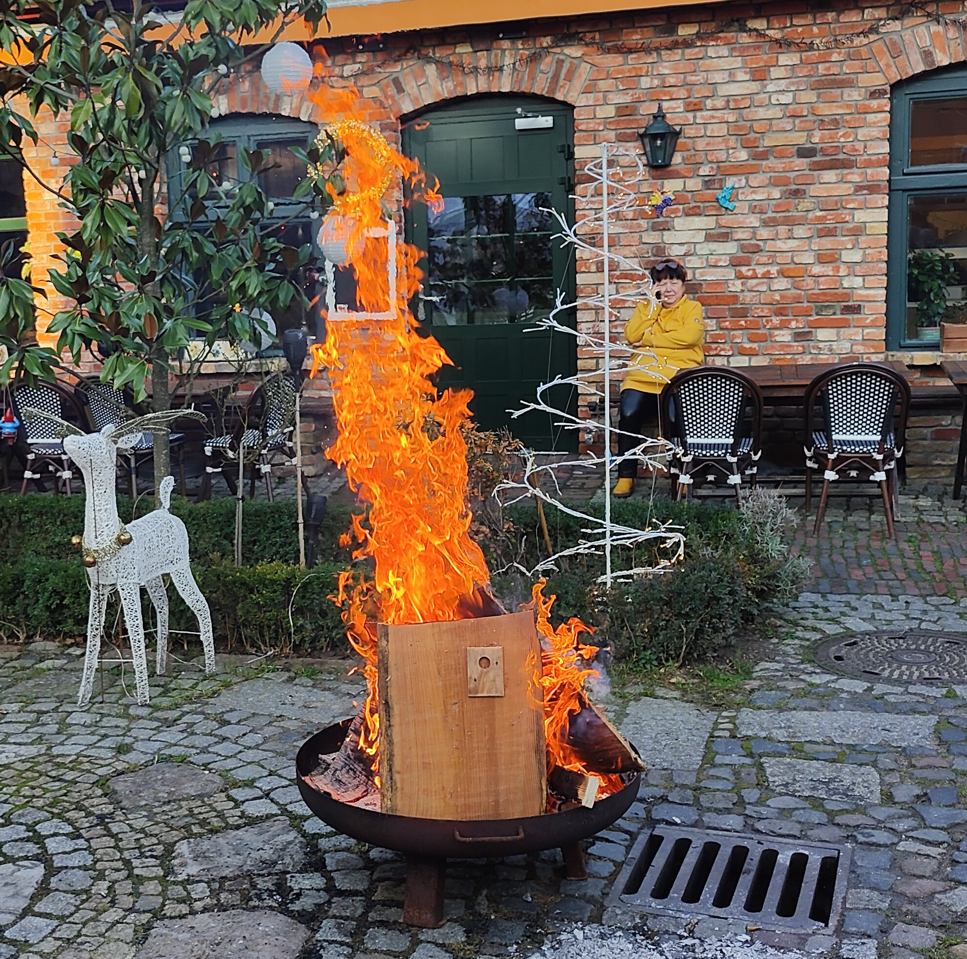 Mehr über den Artikel erfahren Weihnachtsfeier25